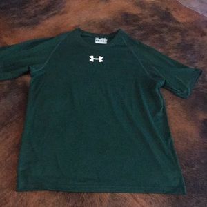 Youth xl UA shirt